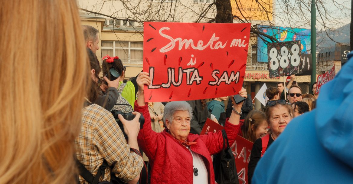 Photo from the marches organized on the occasion of International Women's Day in Sarajevo. The sign reads: “It bothers me and I am angry.” Photo by: Nejra Agić.